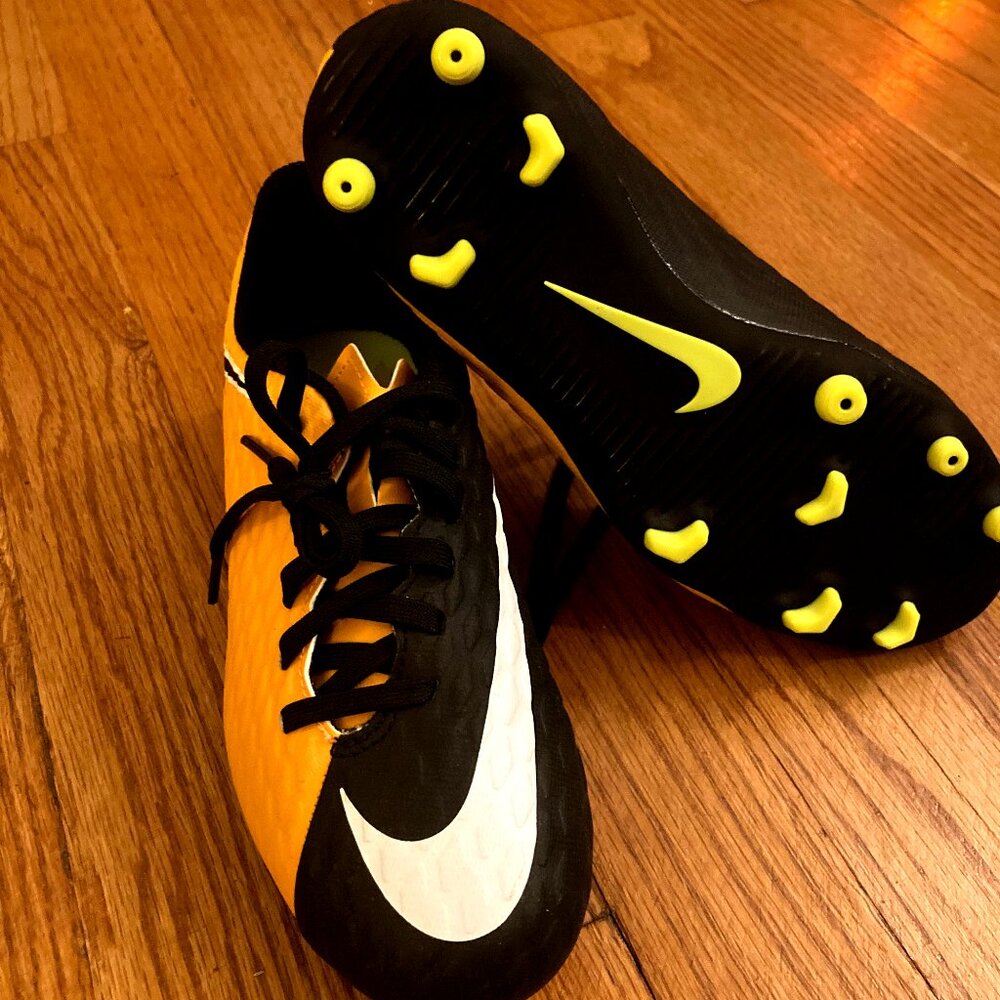 NIKE Hypervenom Phade III Youth Soccer Cleats ~ Sz 2Y ~ NEW!
